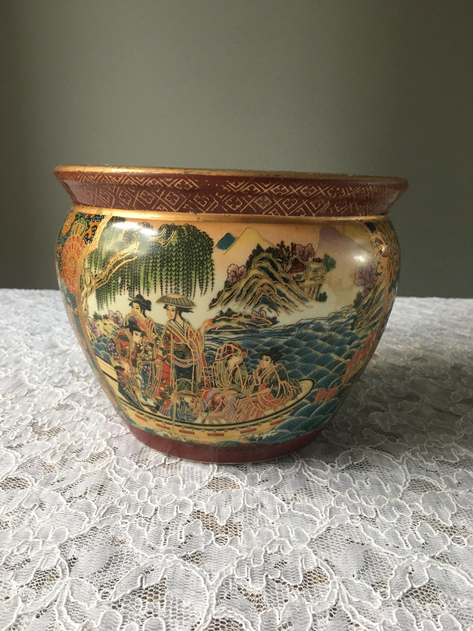 Antique Satsuma porcelain vase, Japan, late 19th-early 20th century