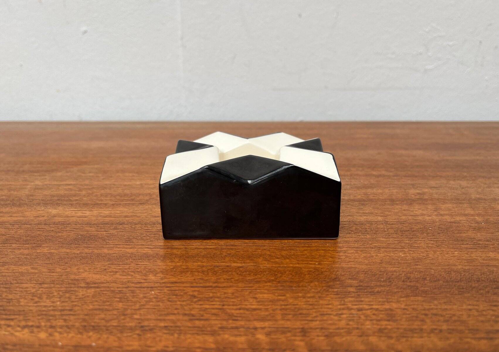 Modernist Bauhaus Czech Repro Ceramic Ashtray by Vlastislav Hofman for Modernista
