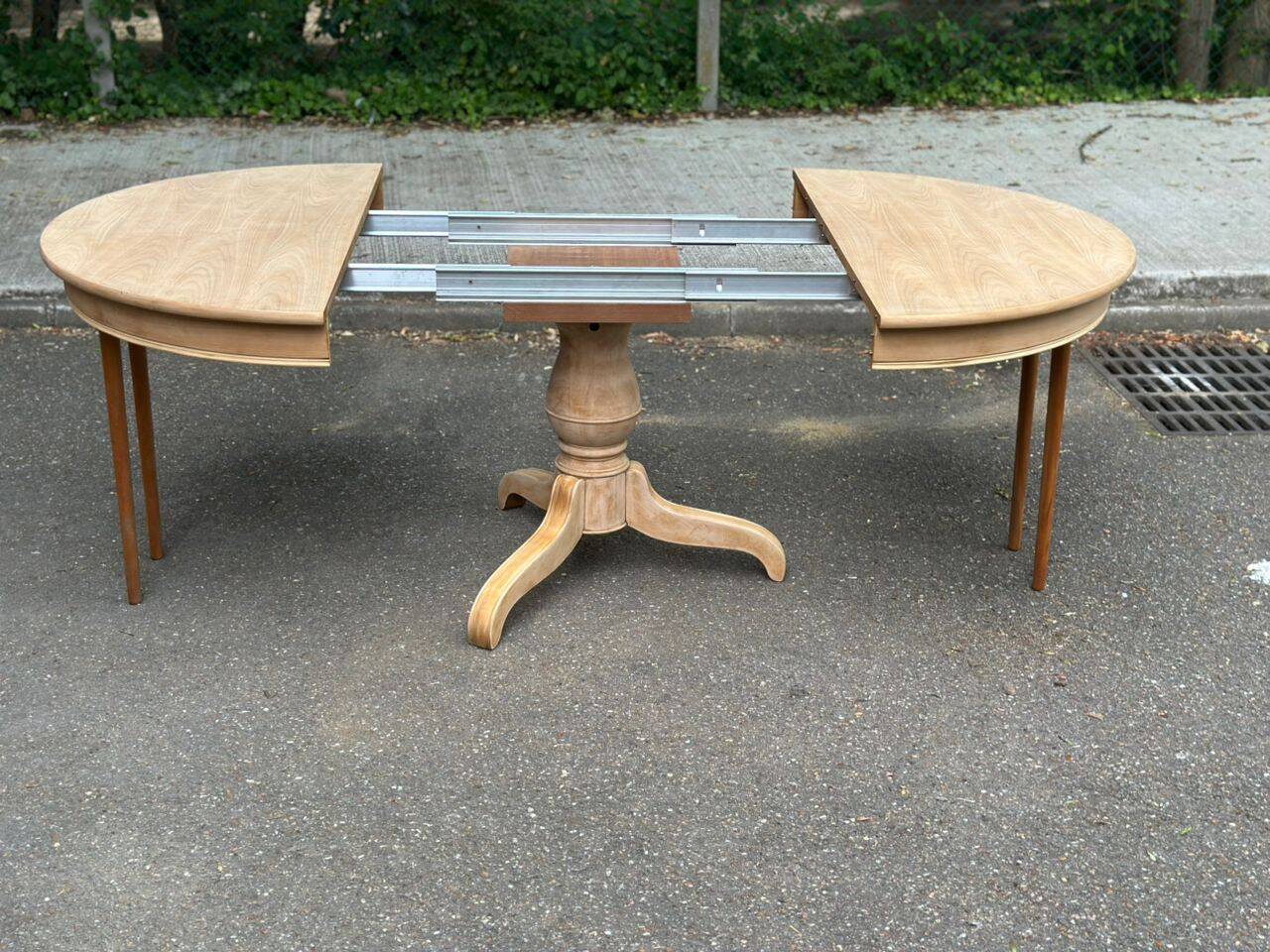 Table à manger ronde extensible rénovée pied central tripode bois 115-205cm