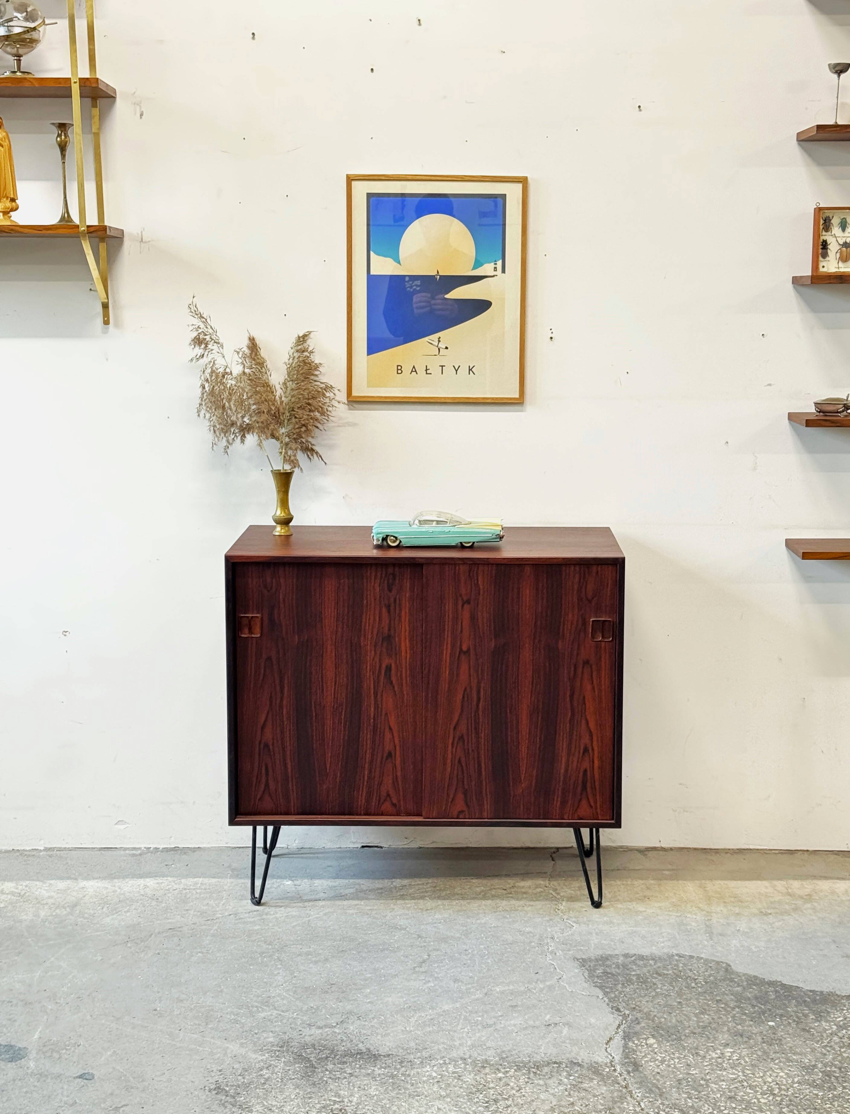 Rosewood Cabinet, Denmark 1960s/1970s, VNTG, Mid-C Modern