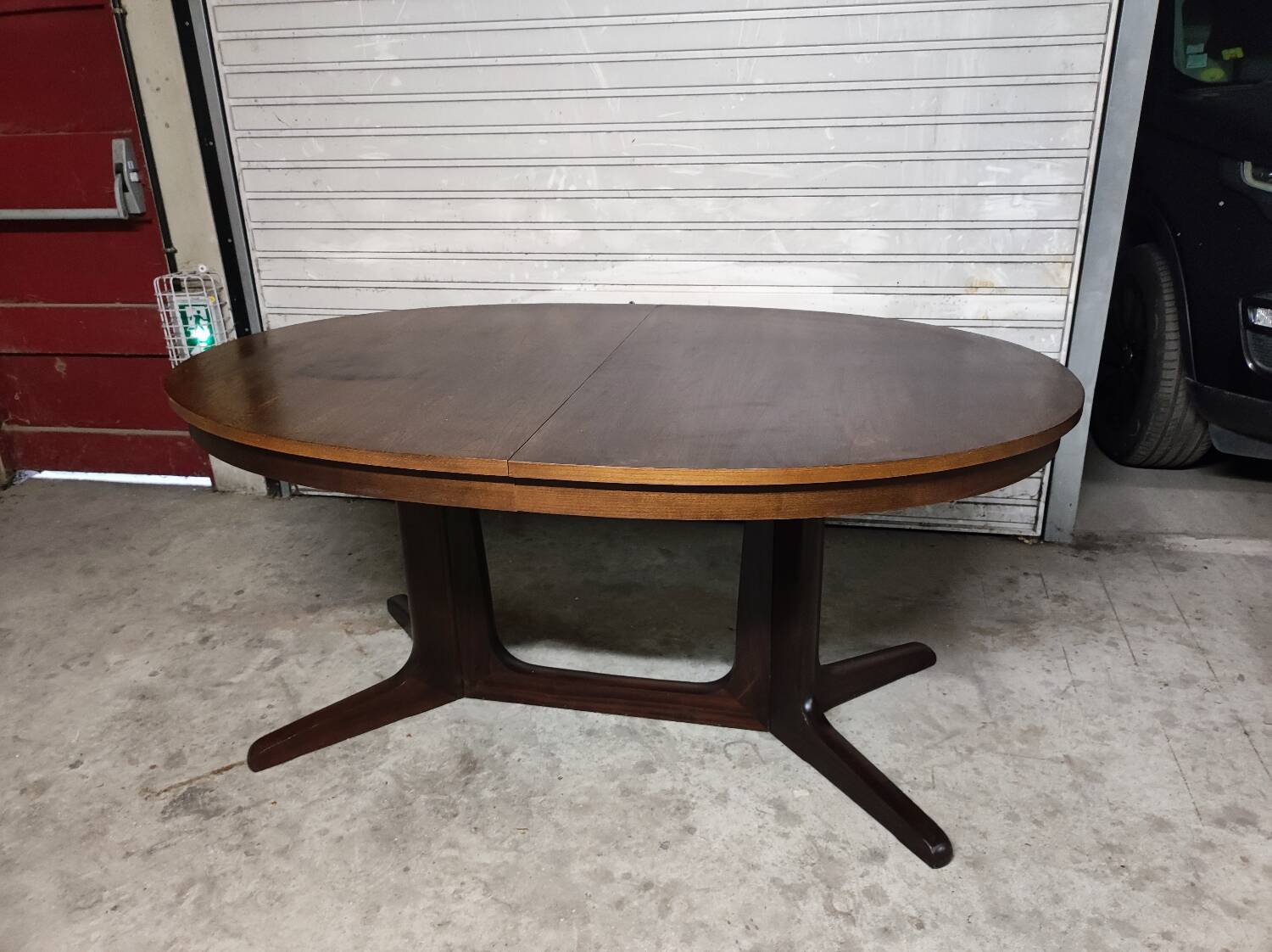 Baumann vintage oval table