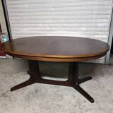 Baumann vintage oval table