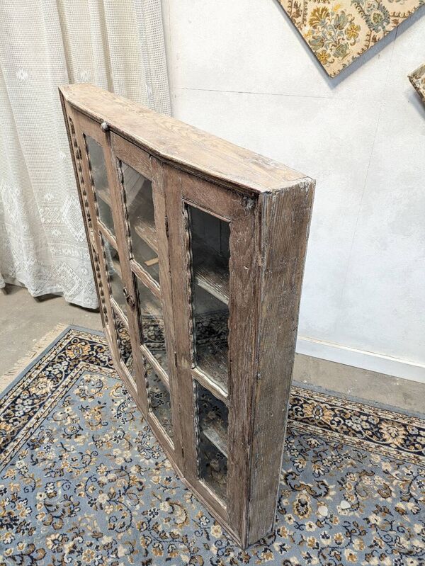 Vitrine ancienne