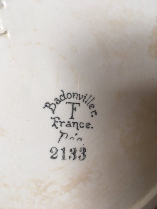 Set old flat plates flowered