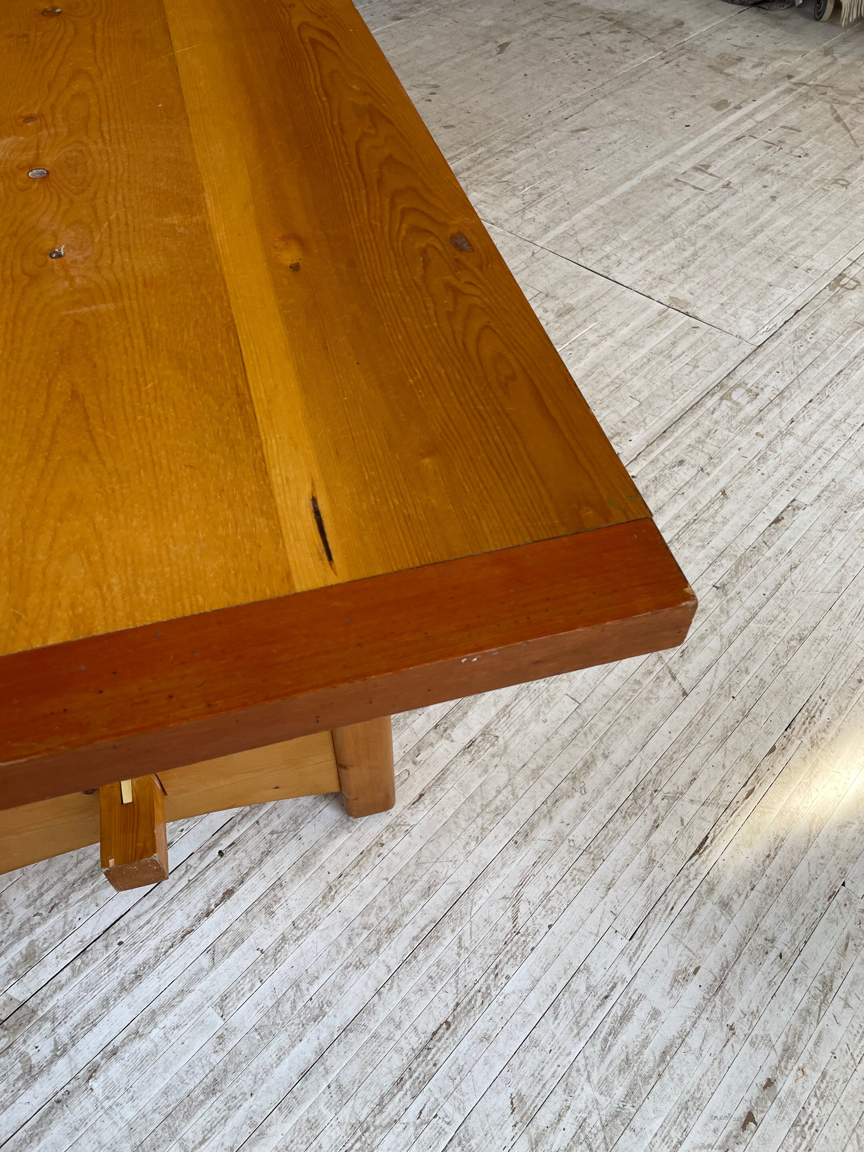 Mountain furniture table in pine 2m