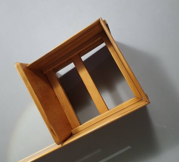 Chaise Mycene de Ferdinando Meccani pour Meccani Arredamenti, 1978. Chaise en merisier. Dimensions 43,5 x 44