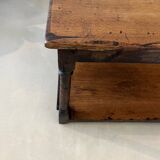 Table basse brutaliste en bois
