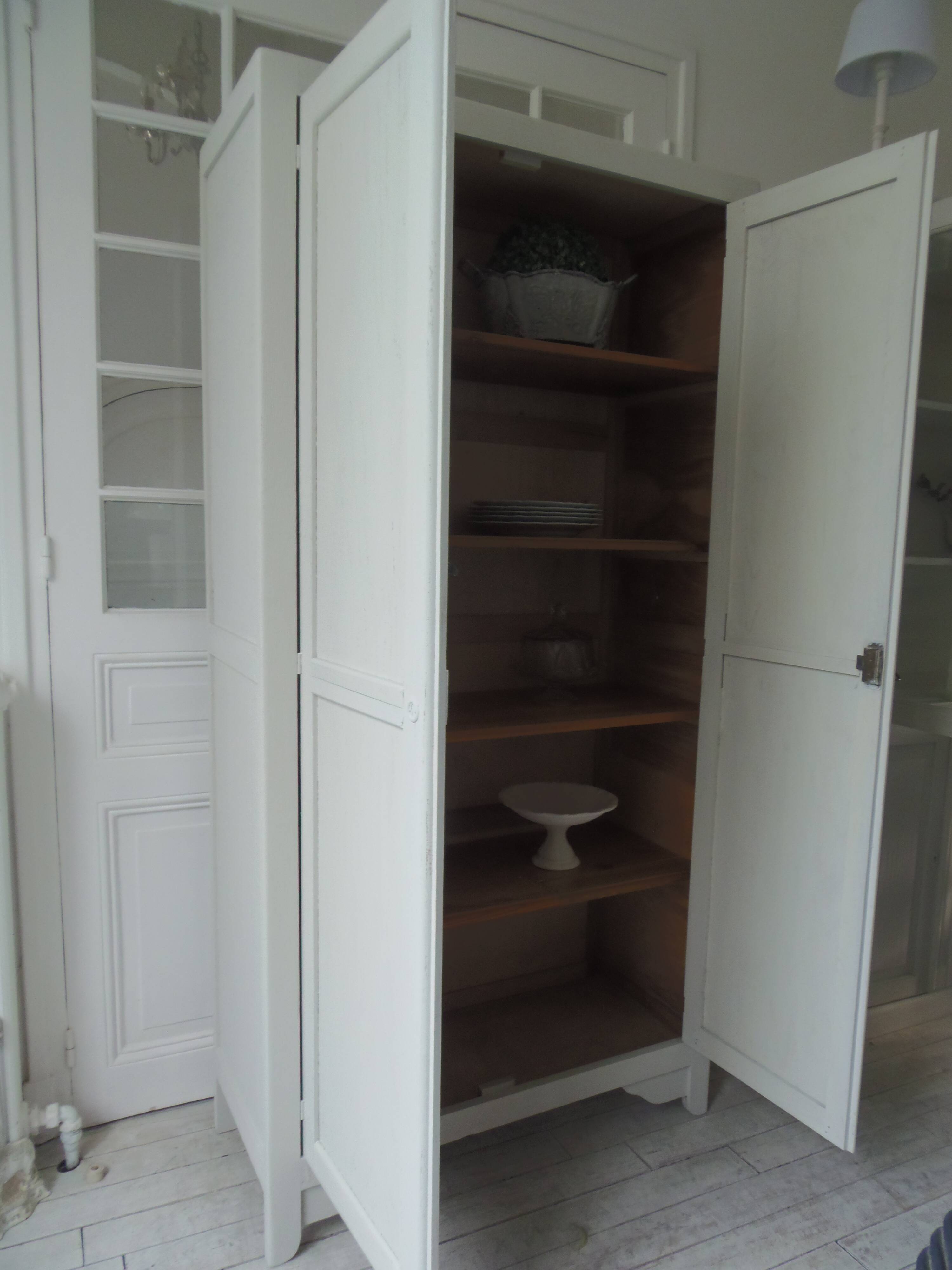 Vintage Parisian wardrobe re-enchanted in pearl gray.