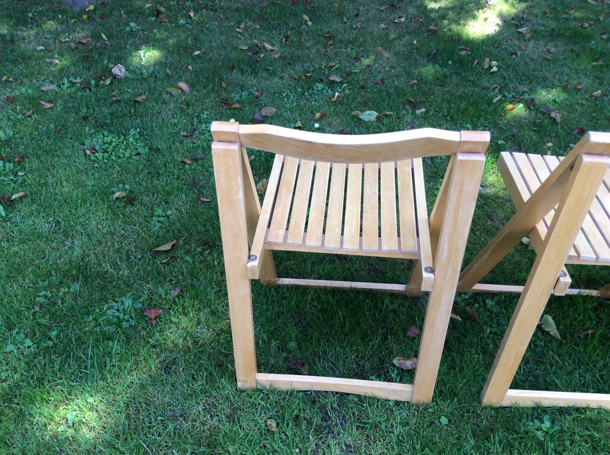 Series of 4 folding chairs