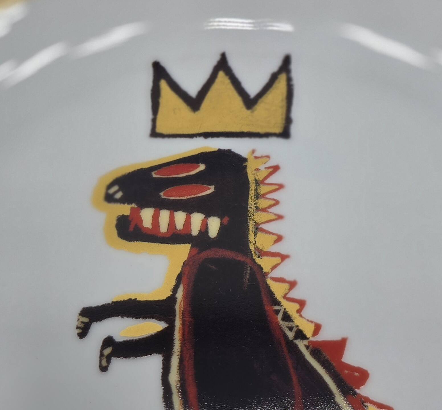 Porcelain plate Jean-Michel Basquiat “Gold Dragon Ligne Blanche”