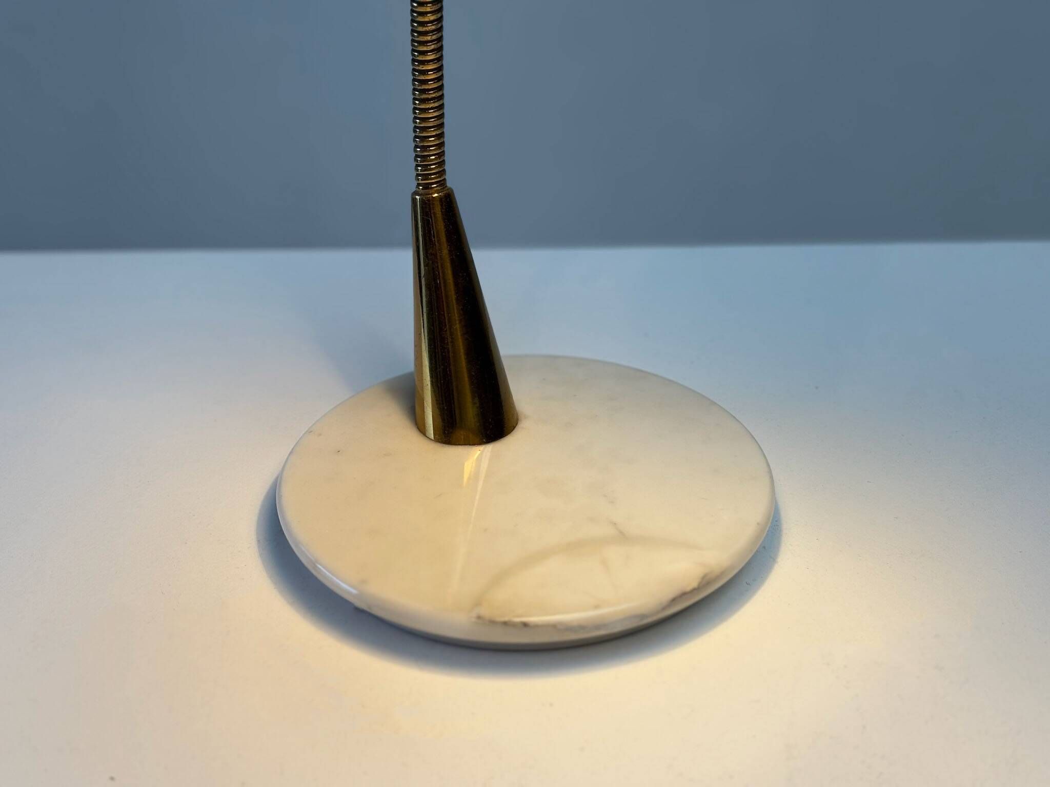 Lampe de table italienne par Oscar Torlasco pour Lumi