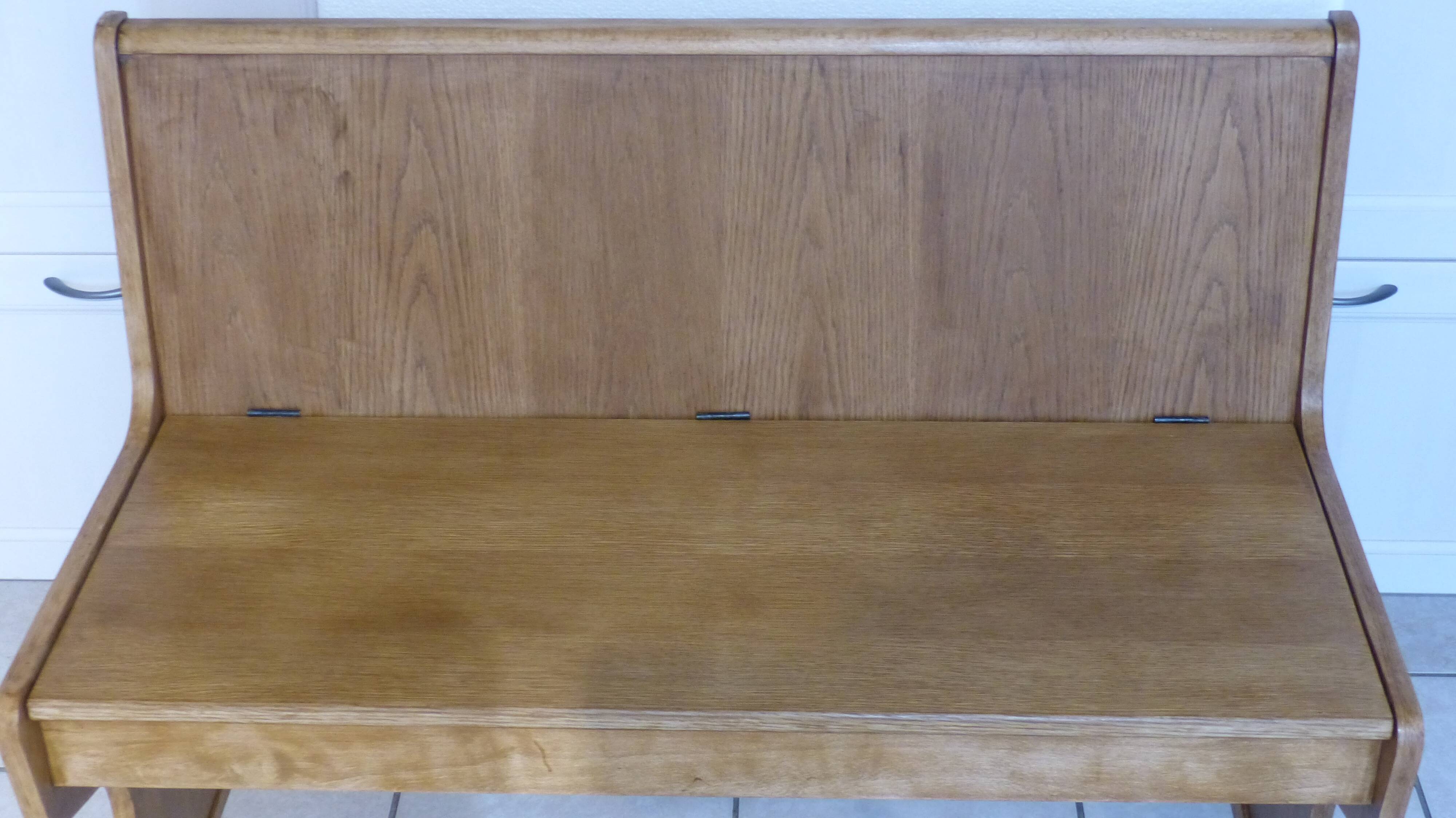 Chest bench