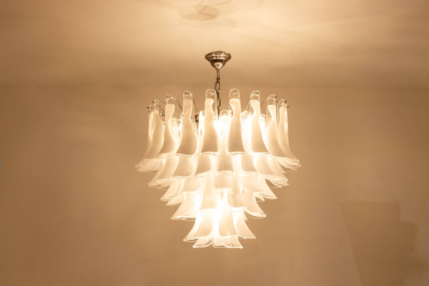 Murano glass chandelier in white and translucent glass. Contemporary