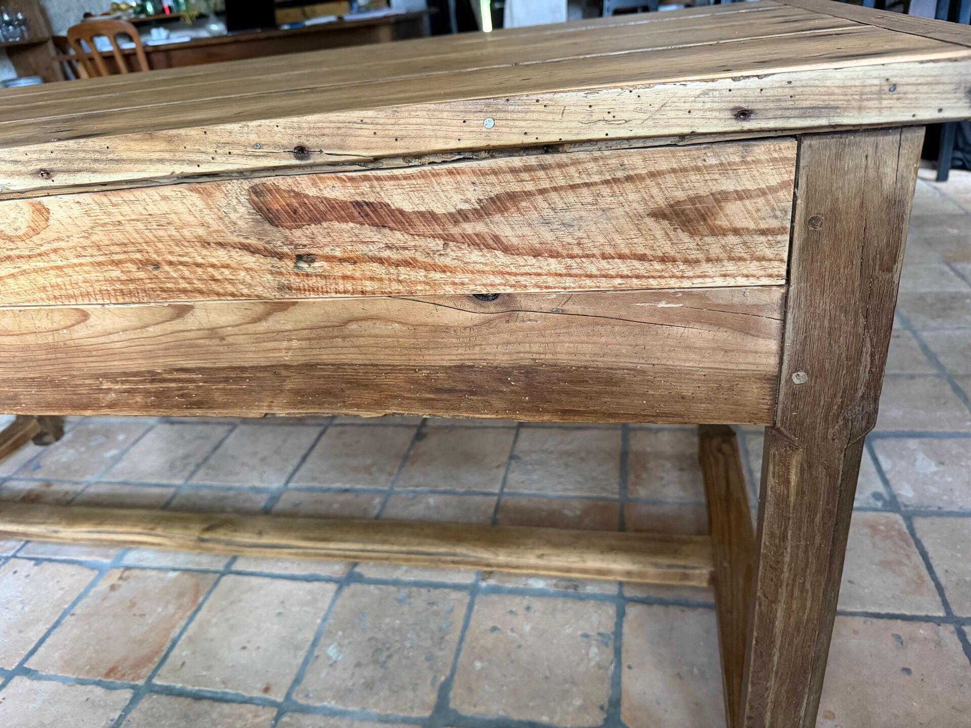 Central island or farmhouse table