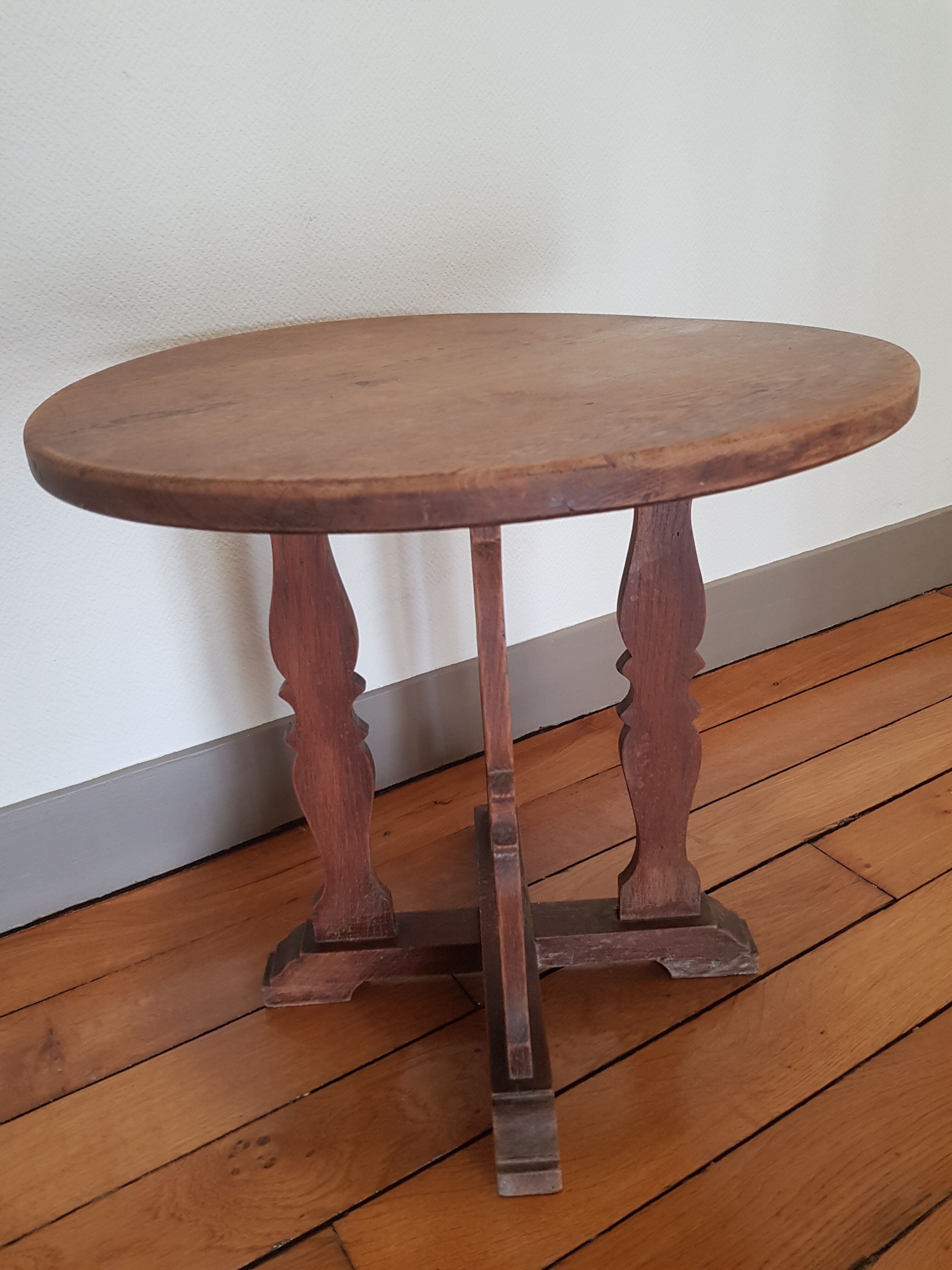 Ancient wooden gueridon