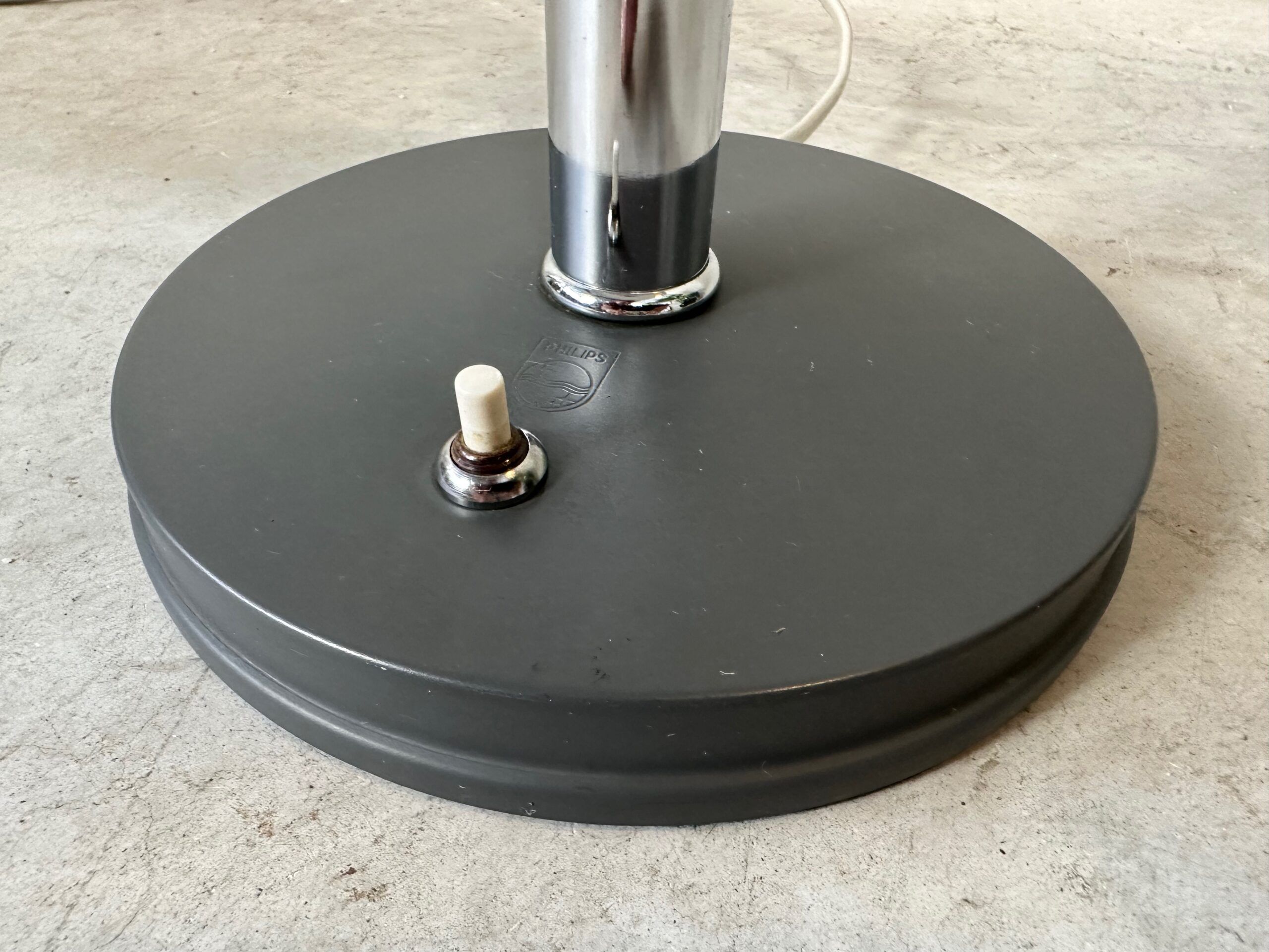 Vintage Philips Louis Kalff Timor lamp