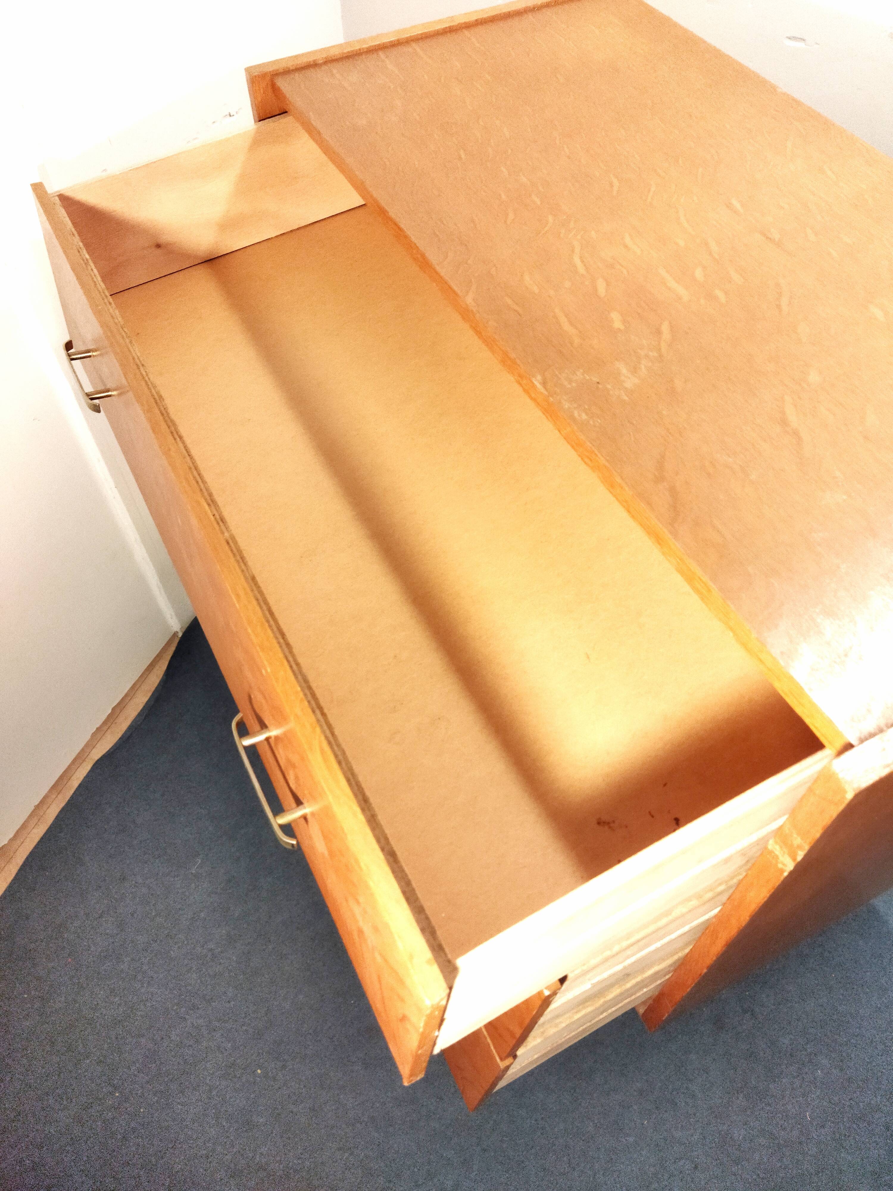 Commode vintage
