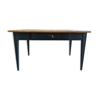 Farm table