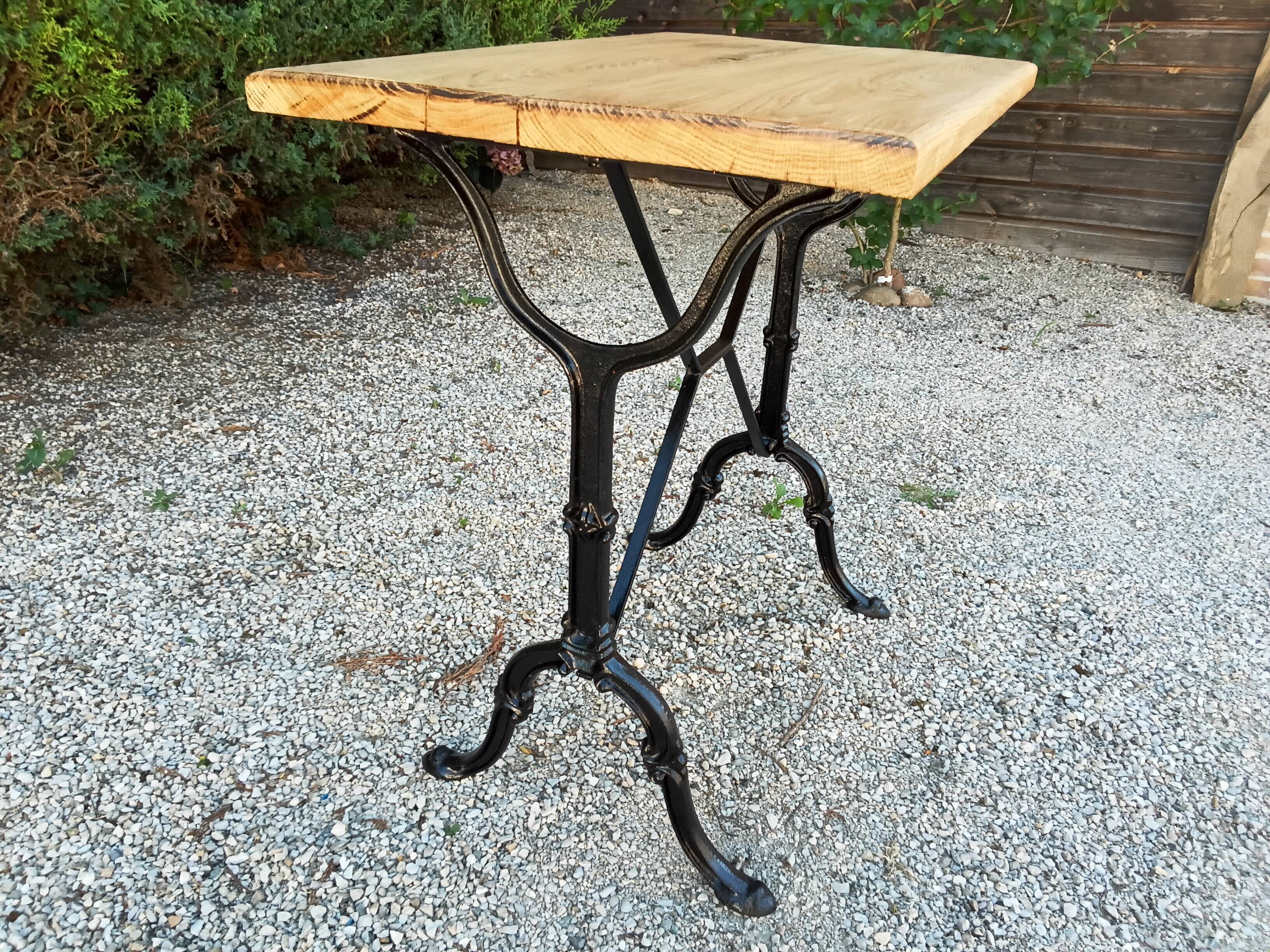 Table de bistrot