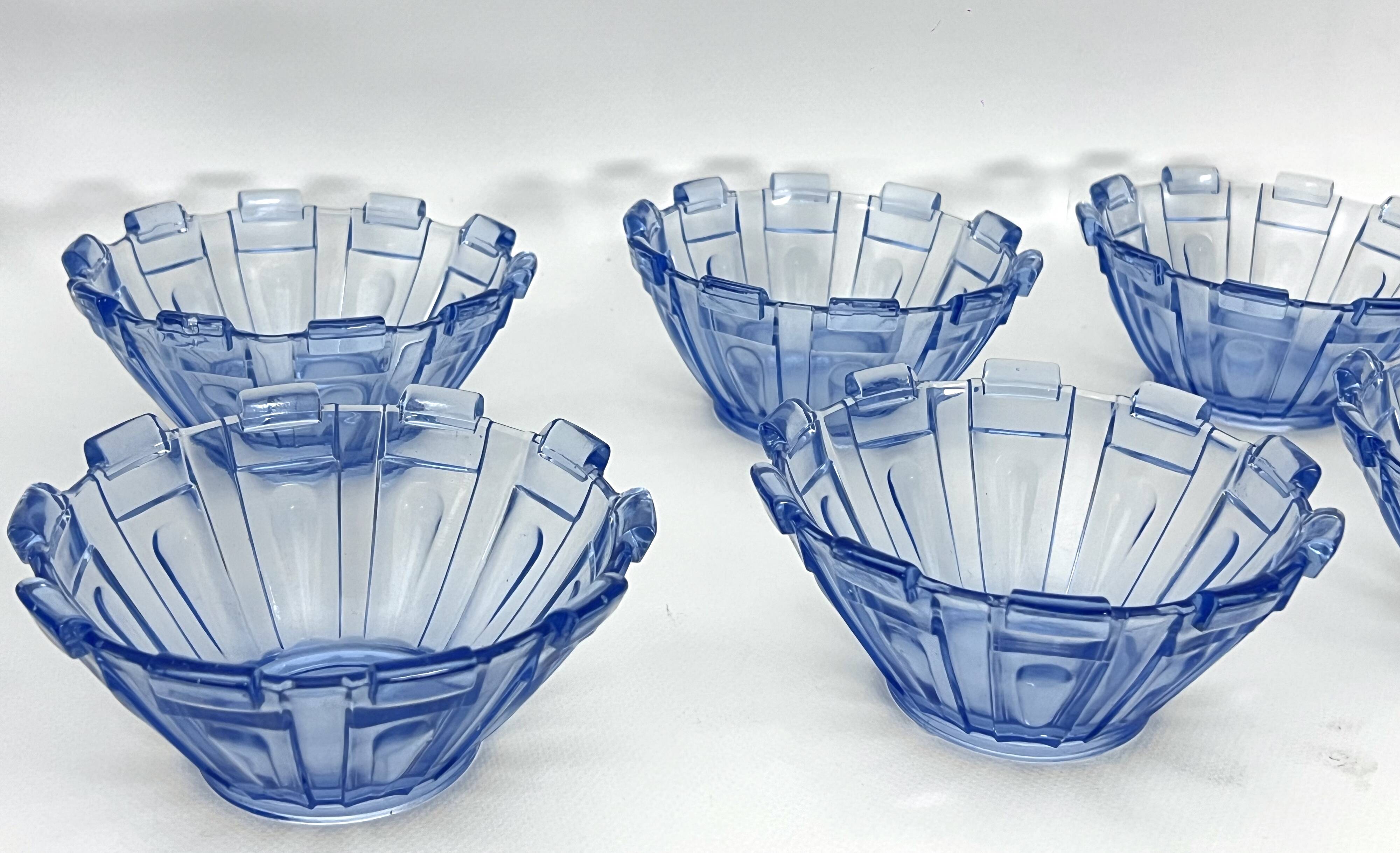 Art Deco Murano glass serving bowl set of 13. Italy 1930s