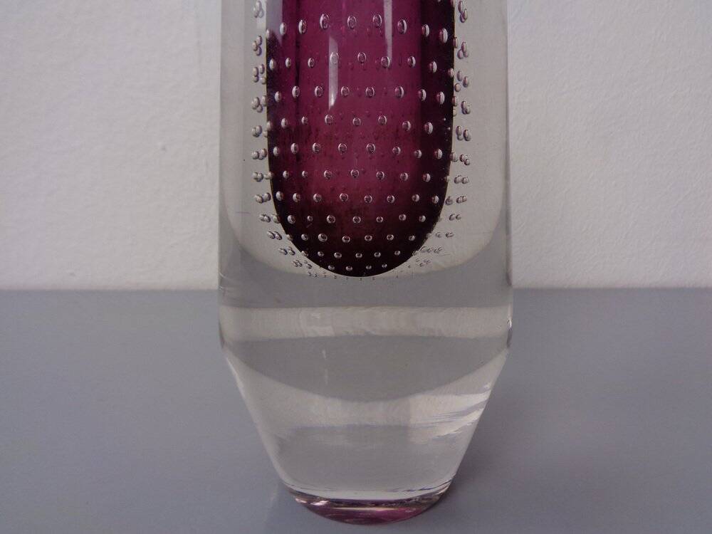 Glass vase by Gunnel Nyman for Nuutajärvi Notsjö, Finland, 1940s.