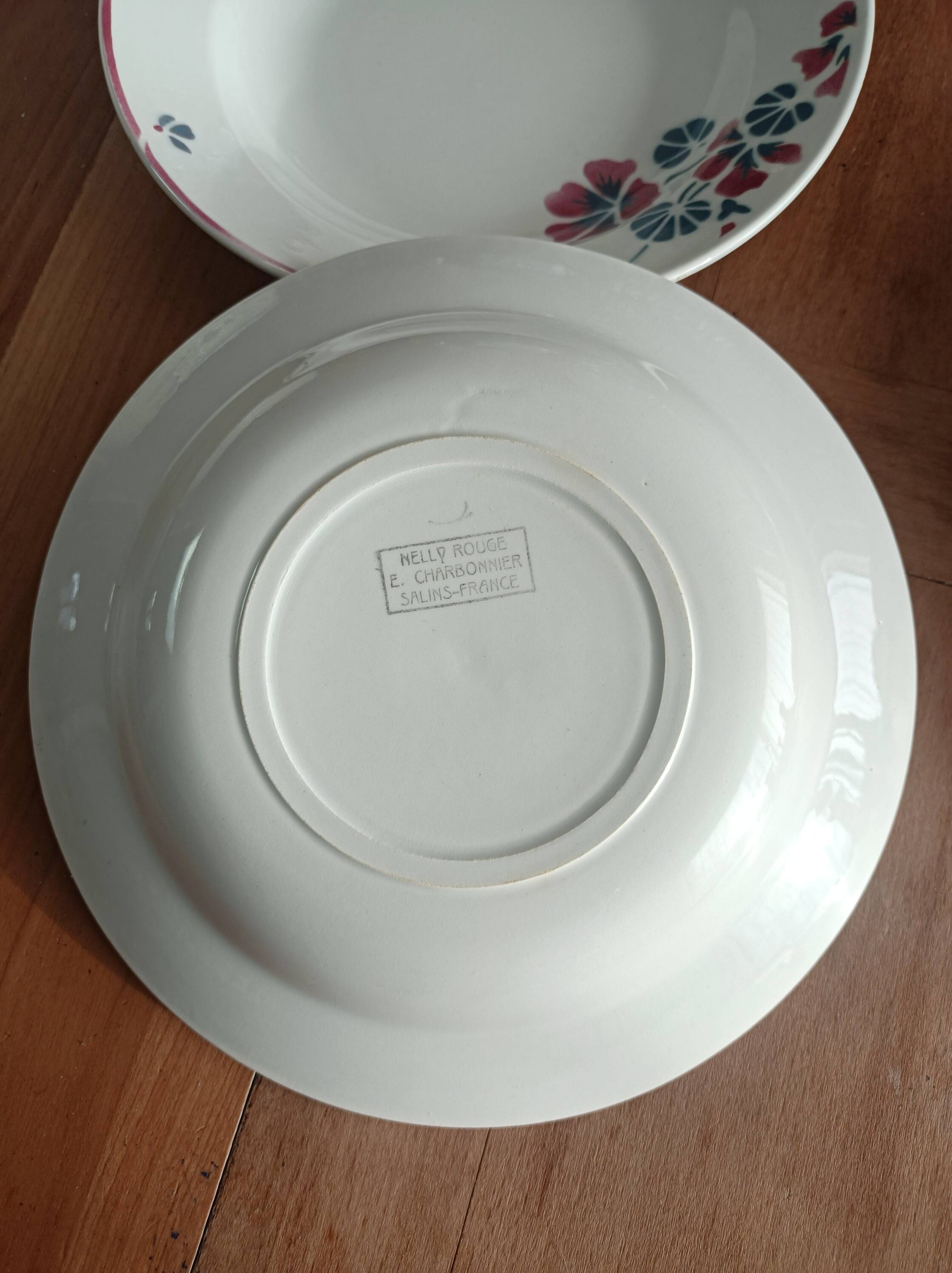 Set of 12 earthenware plates Salins, Nelly red