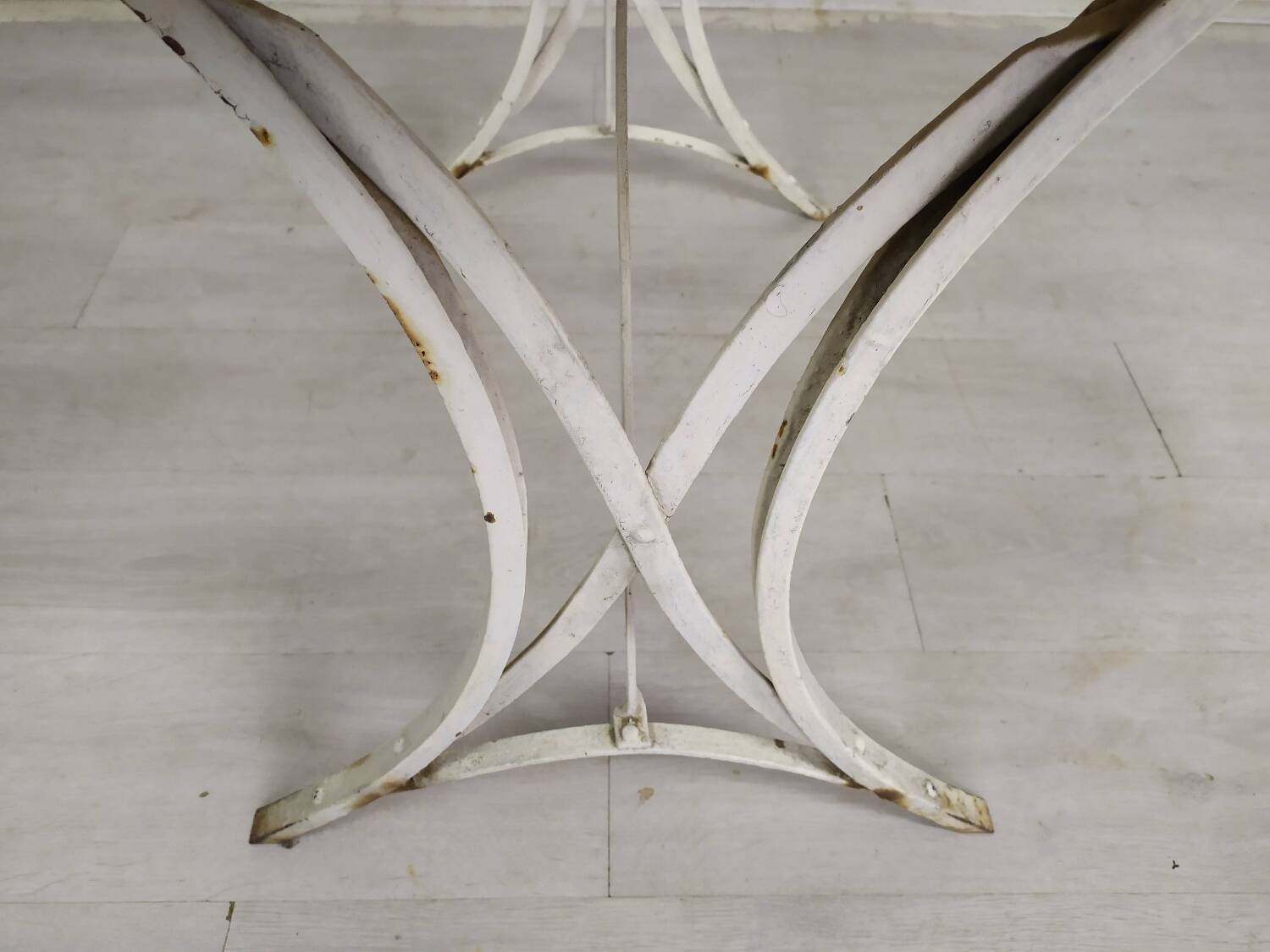 Table de jardin métal blanc