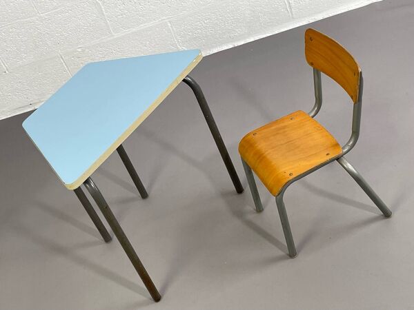 Ensemble bureau et chaise écolier Mullca