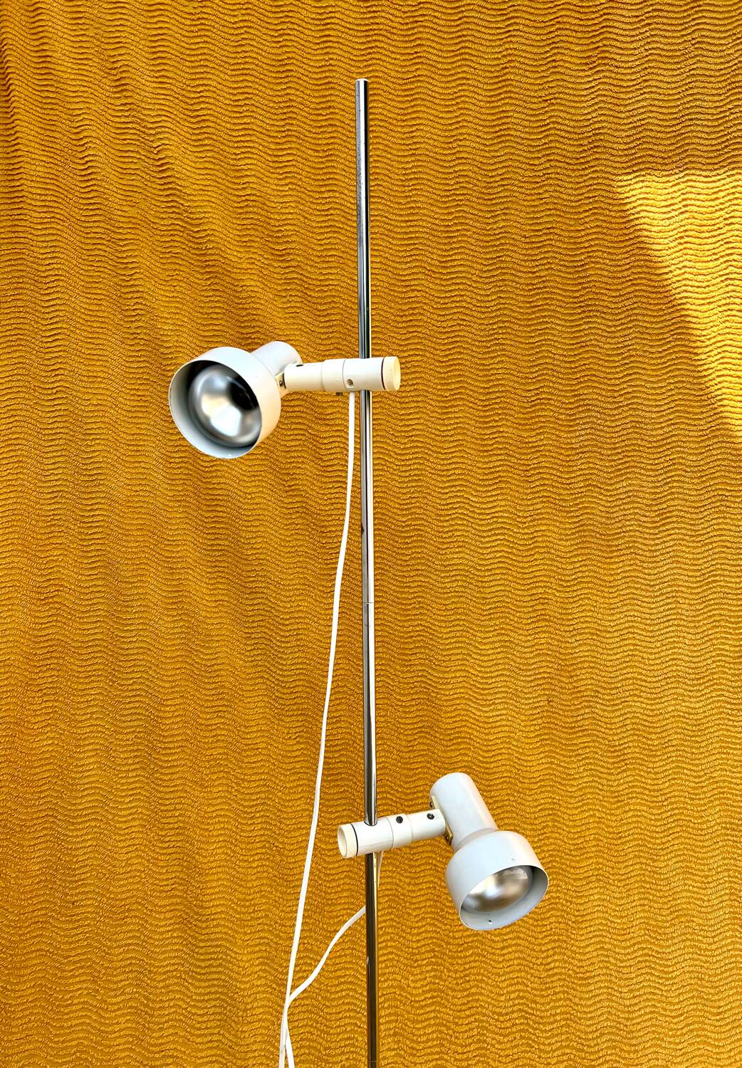 Vintage 1980s floor lamp/lighting strip