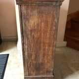 Vertical chest of drawers