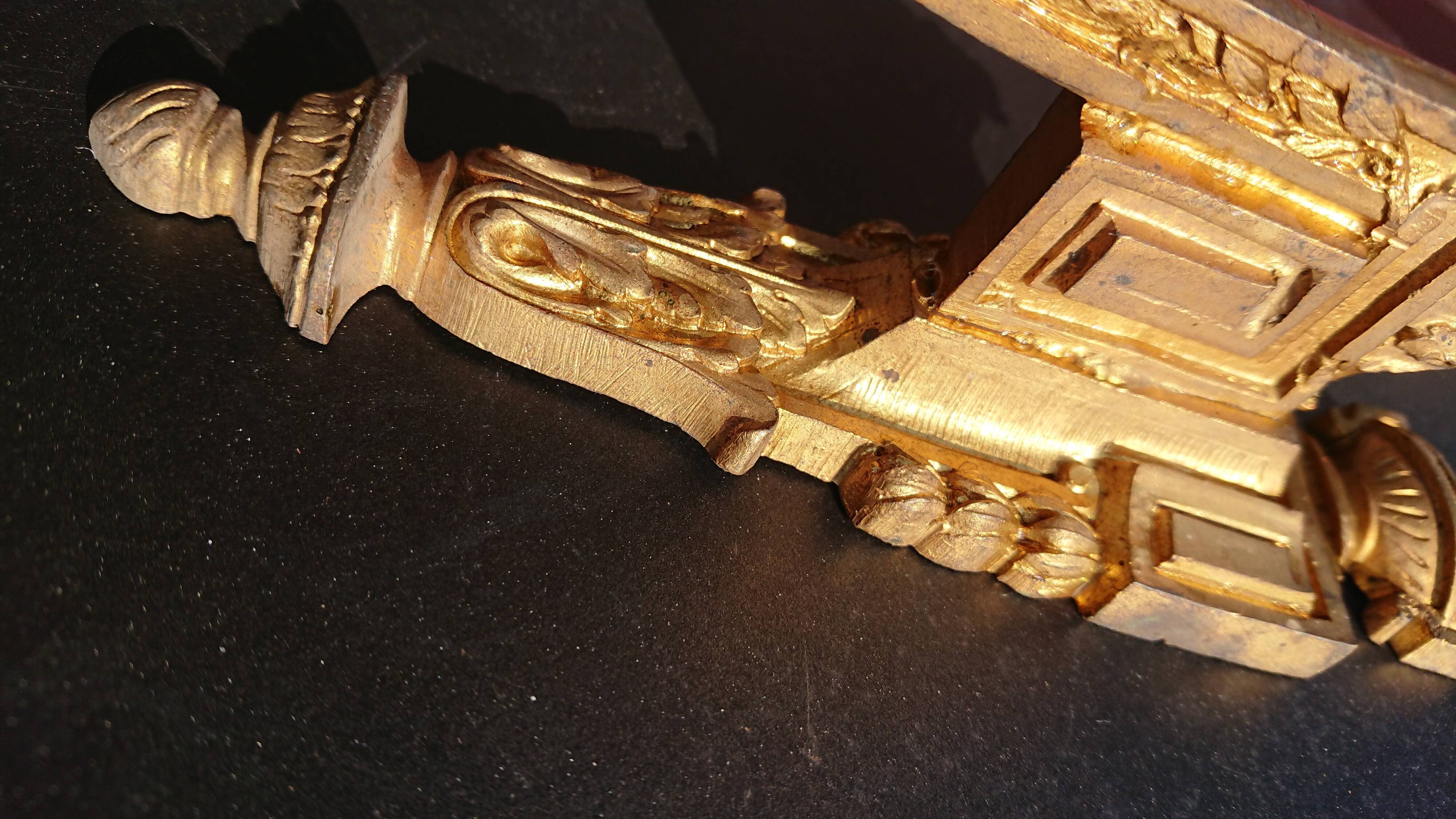 Paire de porte-embrasses en bronze doré