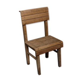 Ancienne chaise d'enfant en bois