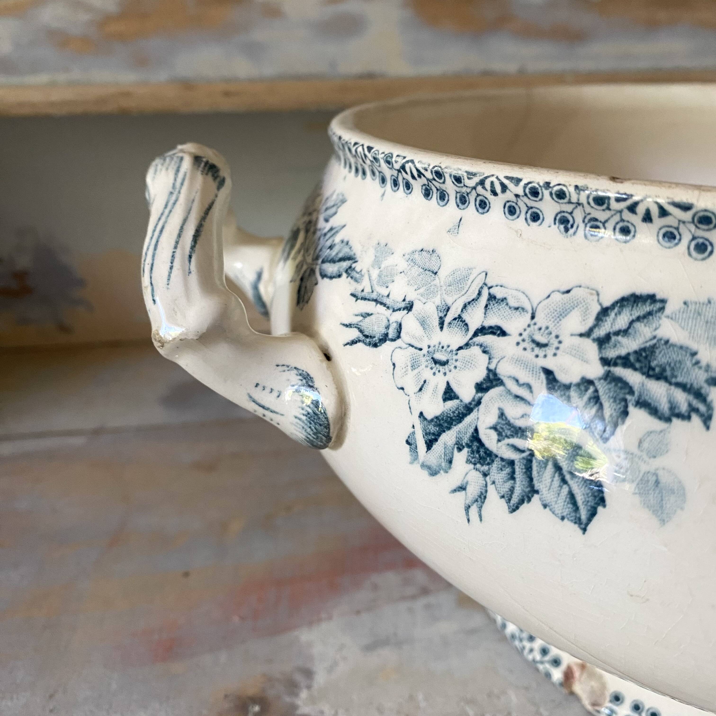 Iron earth salad bowl, old "Guadeloupe" soup tureen