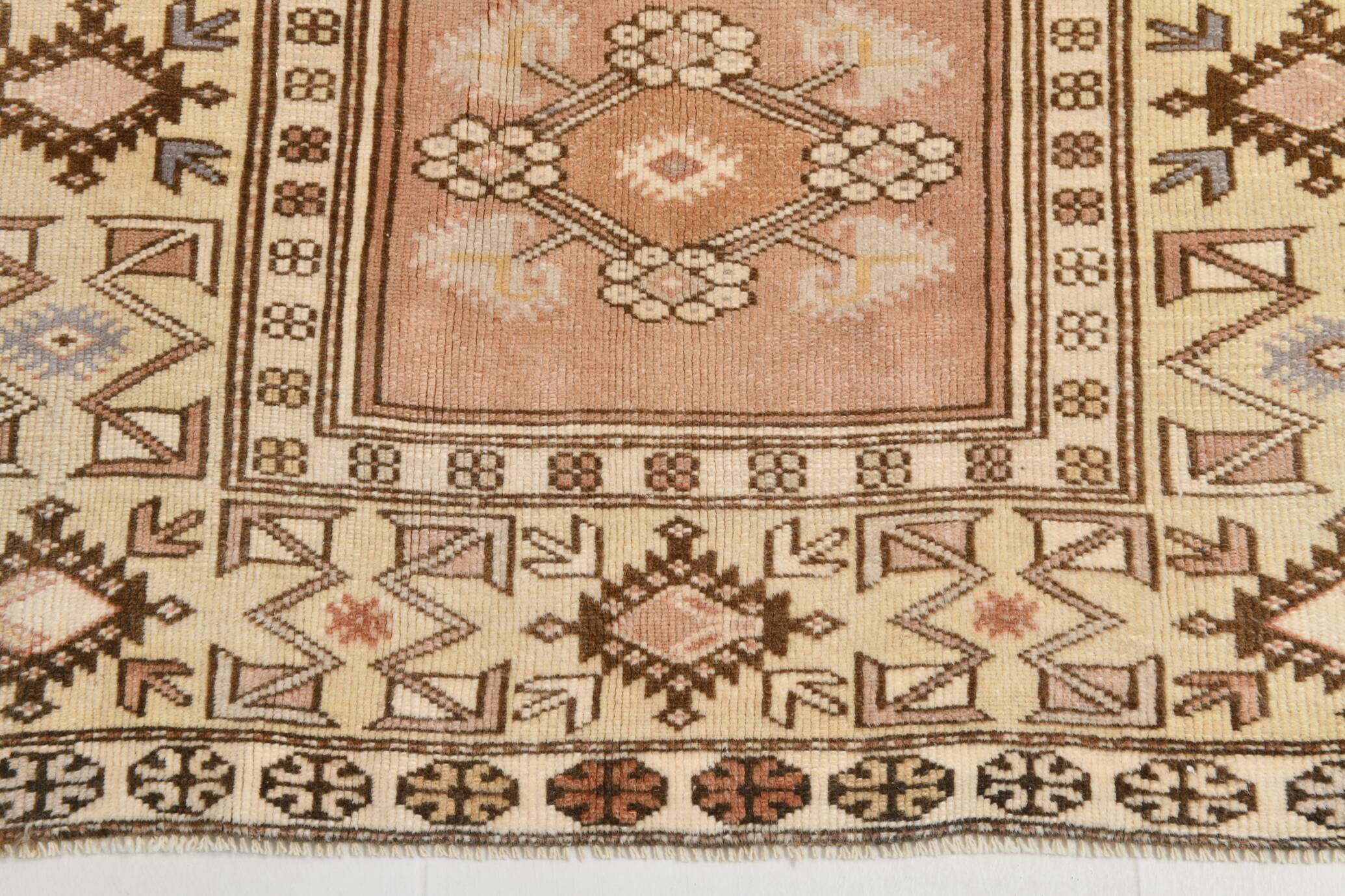 4x7 Cream & Brown Turkish Vintage Rug 120x211Cm SK 22198