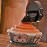 Vintage hinged wall lamp, opaline glass and country décor