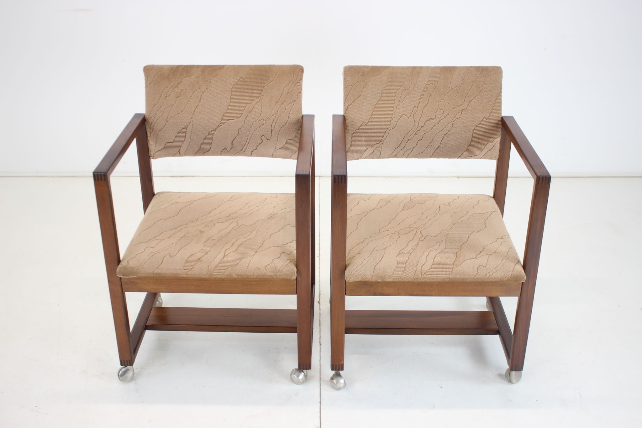 Paire de chaises ou fauteuils Tchécoslovaquie, années 1980