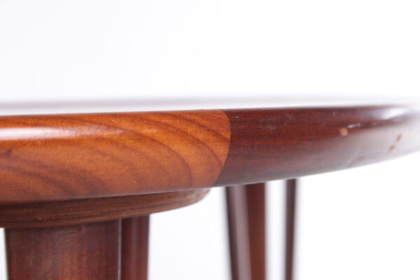 Table basse trépied modèle en teck fabriqué par bc mobler.