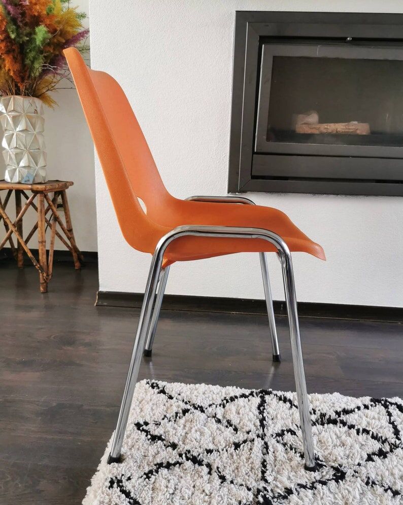 Bucket chair vintage English design, 70s