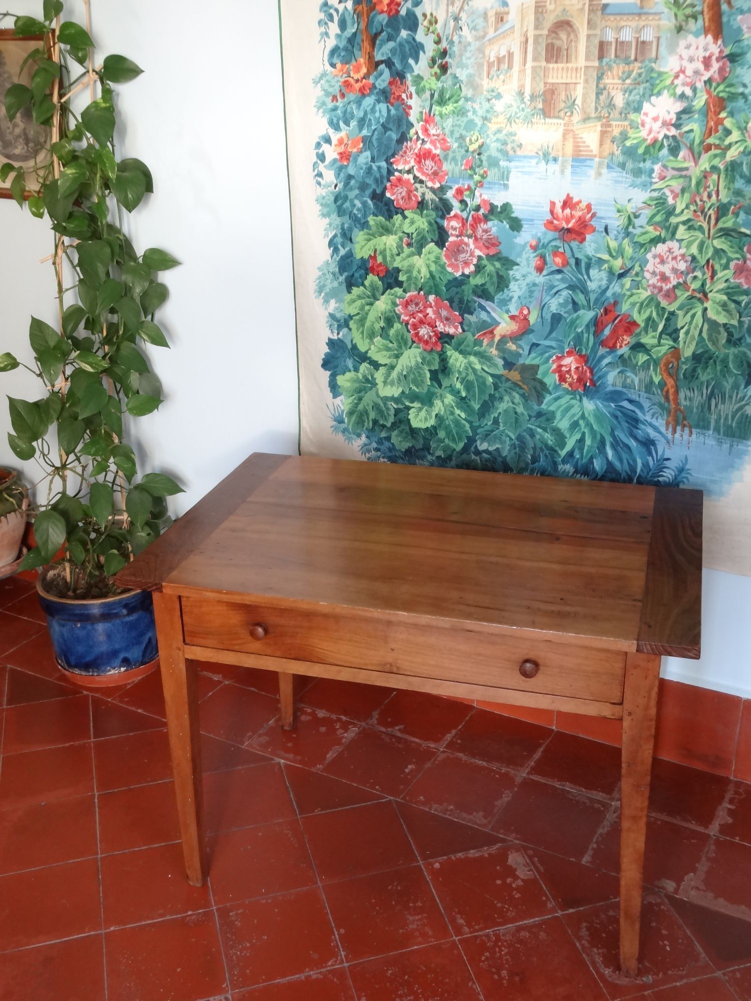 Cherry wood desk nineteenth century with a belt drawer 92 x 67 x 60 cm
