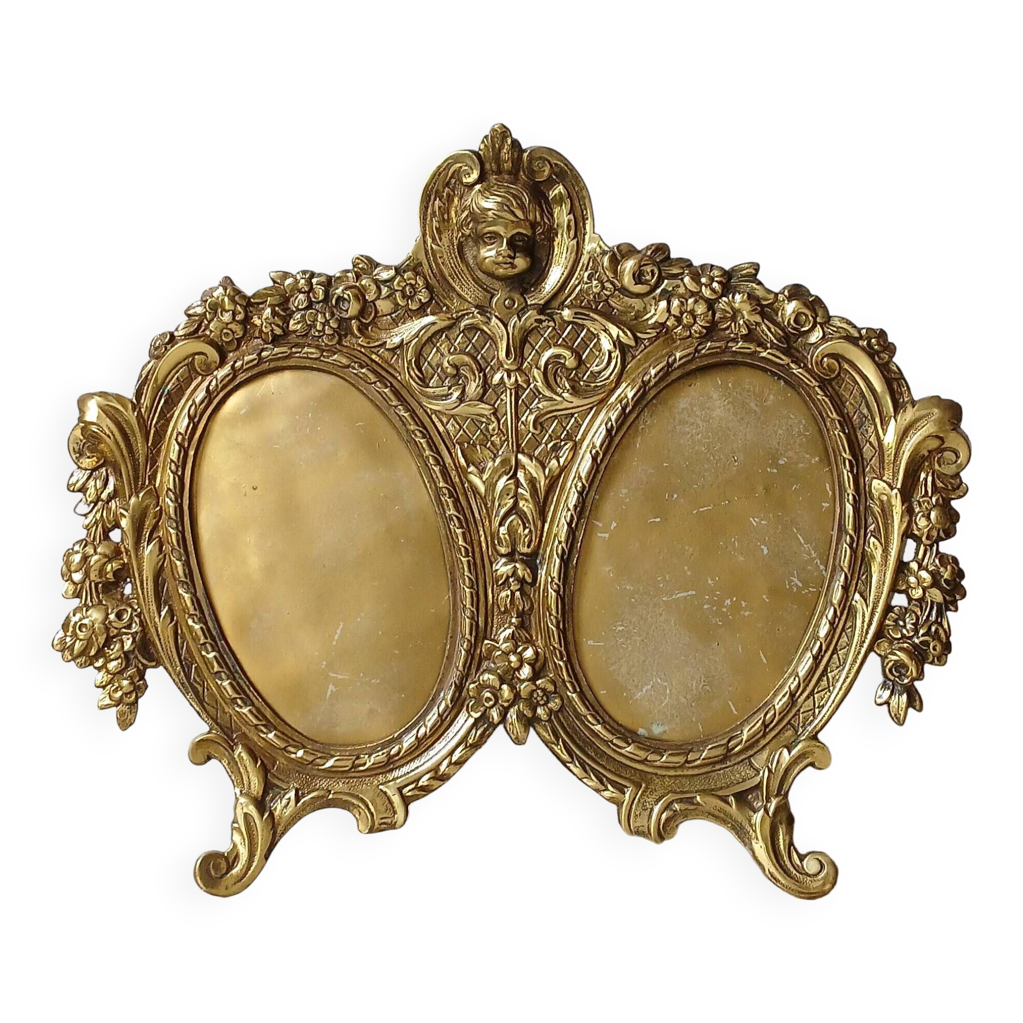 19th century "Victorian" double frame, gilded bronze decorated with acanthus & flower garlands