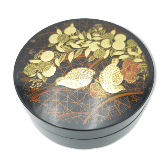 Box of lacquered and gilded underglass
