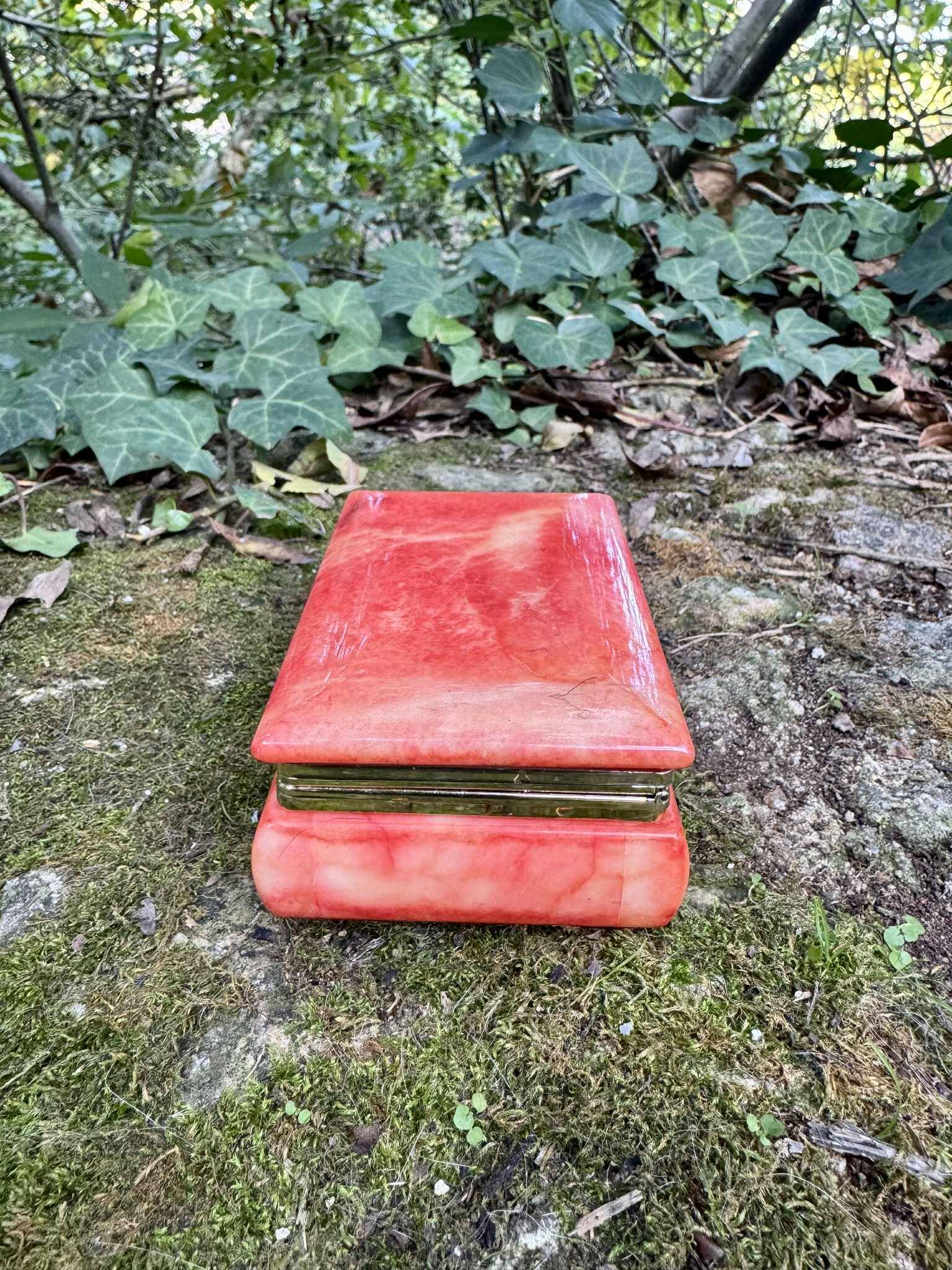 Onyx catchall box from the 1960s, vintage Italy.