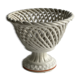 Cut in braided earthenware. Perfect condition.