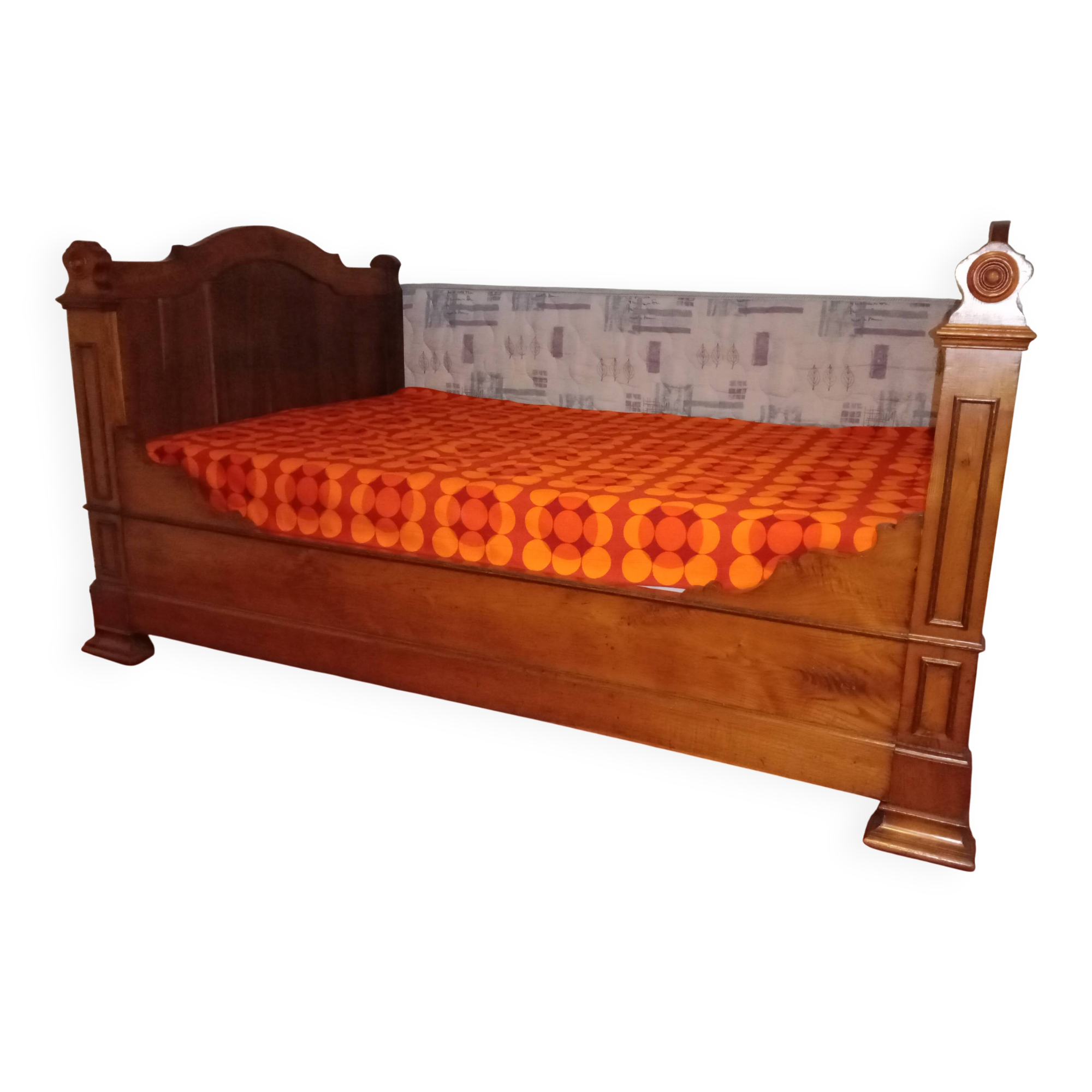 Solid wood bed