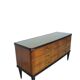 Commode en acajou plaqué avec plateau en verre vert, années 1950