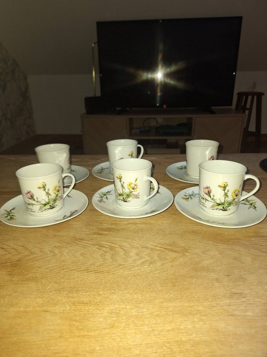 Lot de 6 tasses à café avec coupelles MOBIL