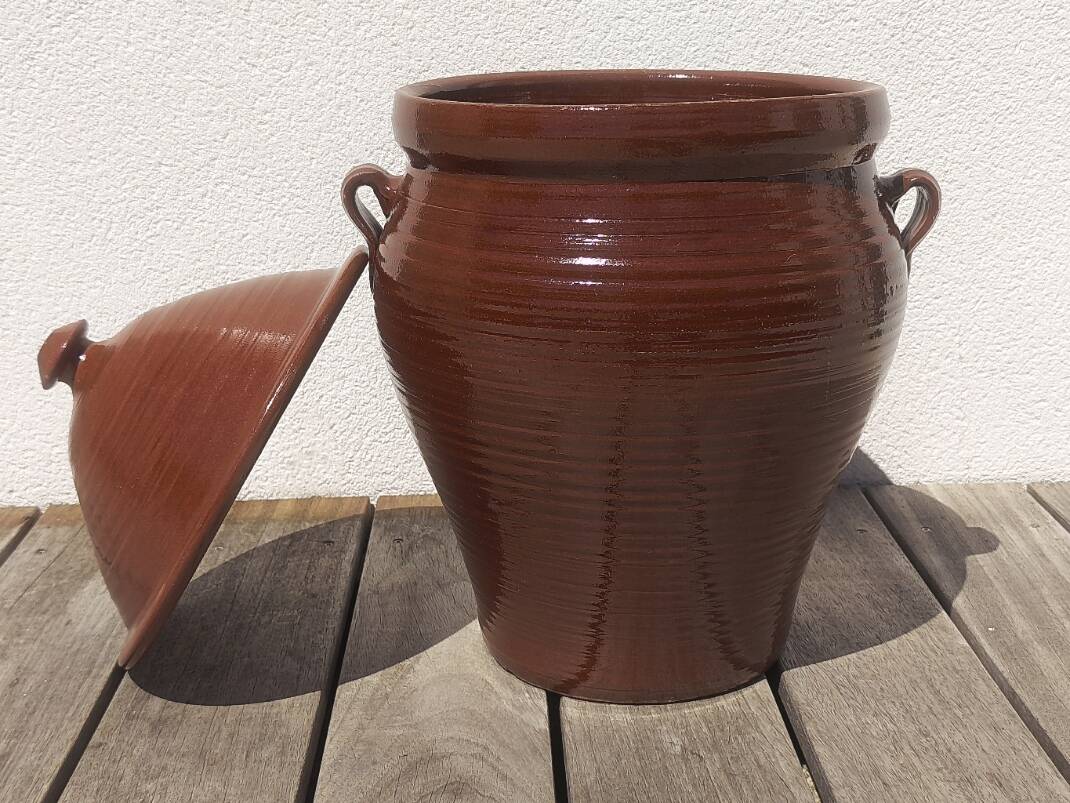 Large vintage glazed terracotta jar, cognac, with lid 🏺