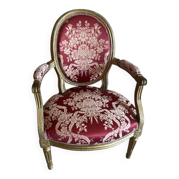 Fauteuil cabriolet Louis XVI en bois doré – dossier médaillon et tissu