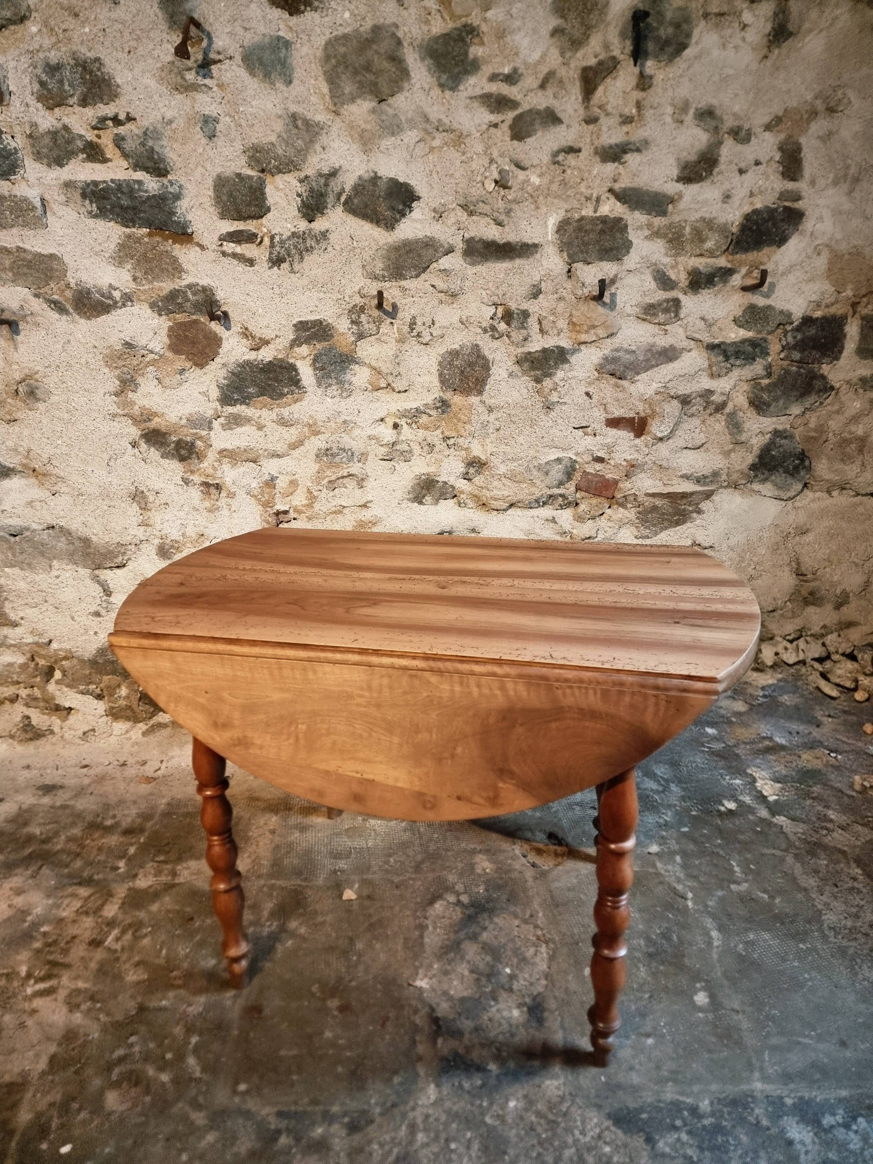 Antique walnut drop-leaf dining table – French round table 110 cm