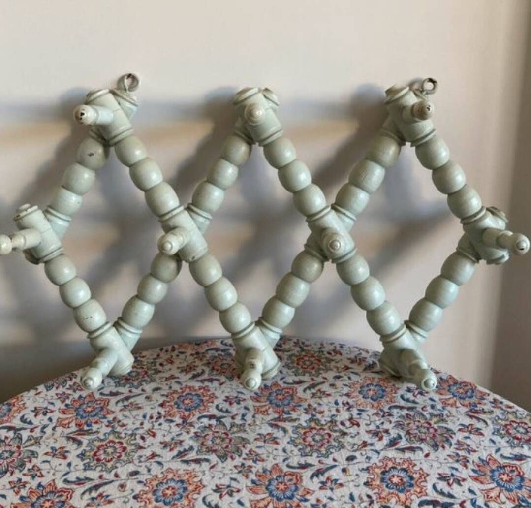 Coat and hat rack